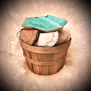 Toddlers sheepskin house shoes.